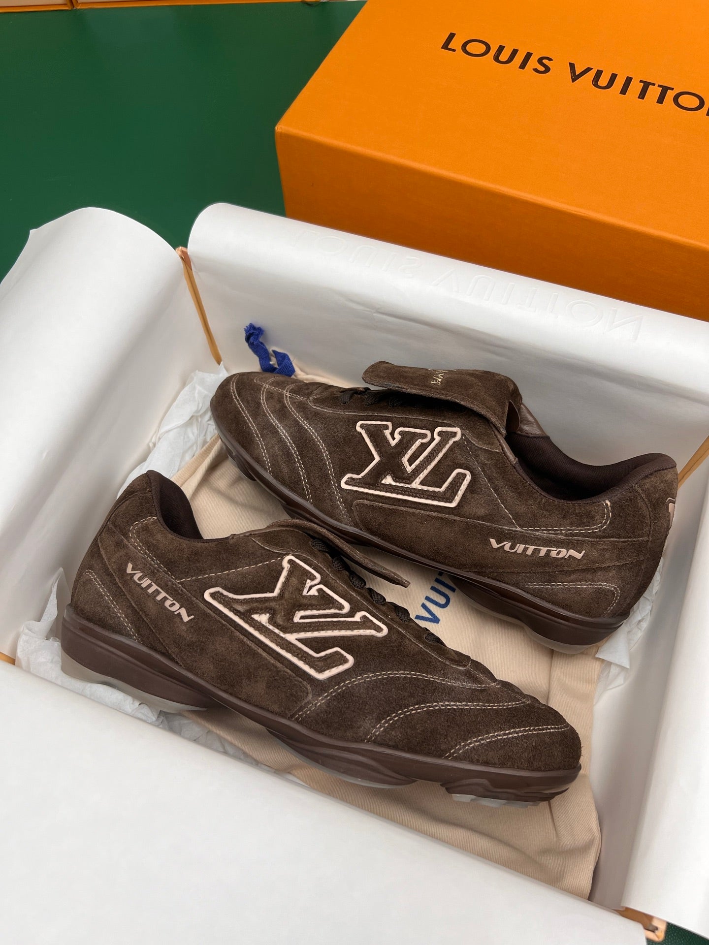 LOUIS V FOOTPRINT SOCCER