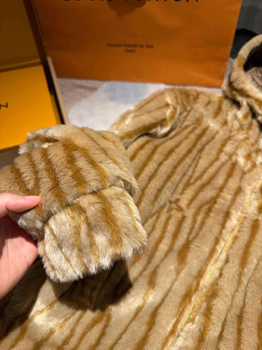 LOUIS V EPI FLEECE BLOUSON