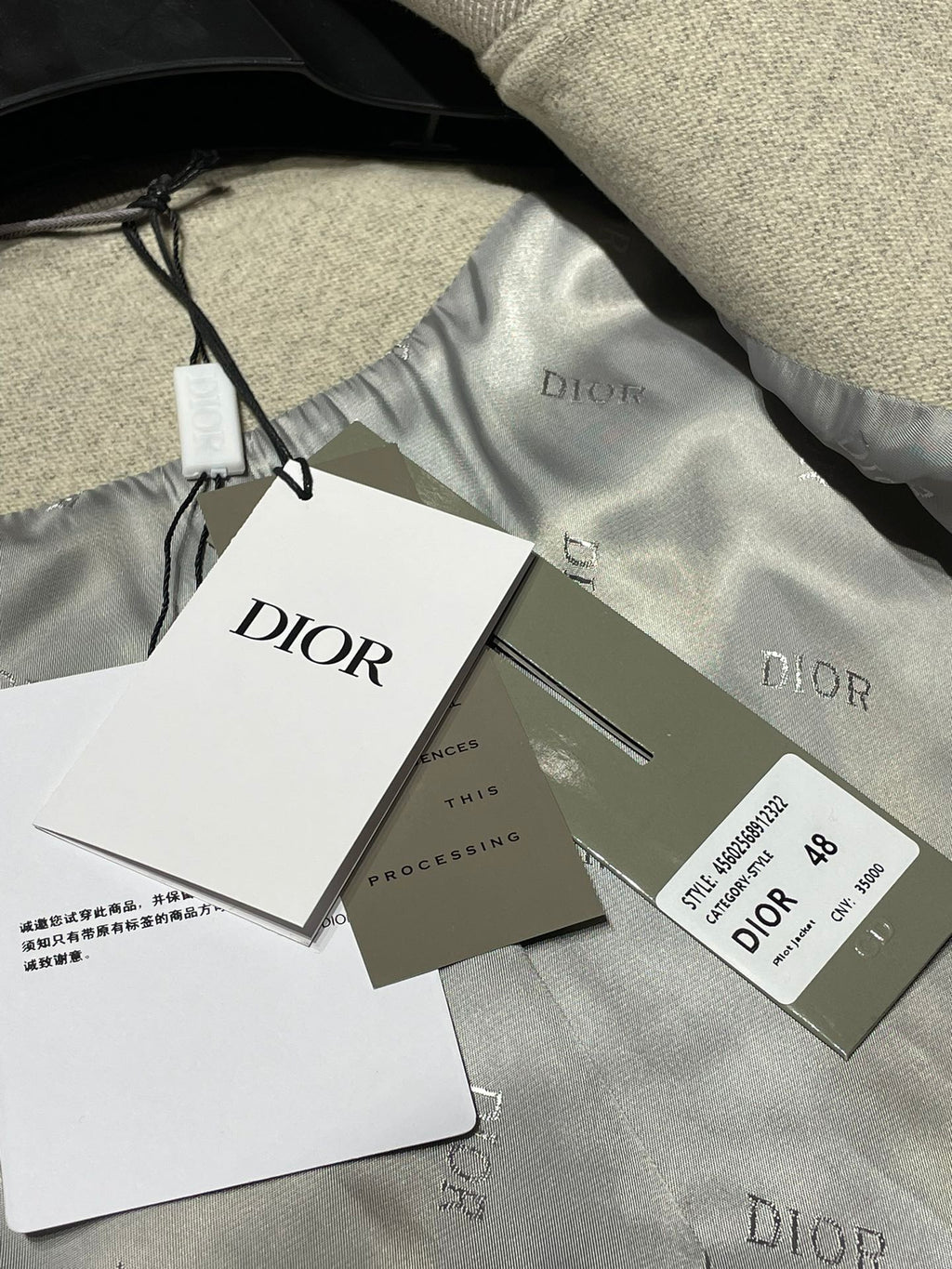 DIOR