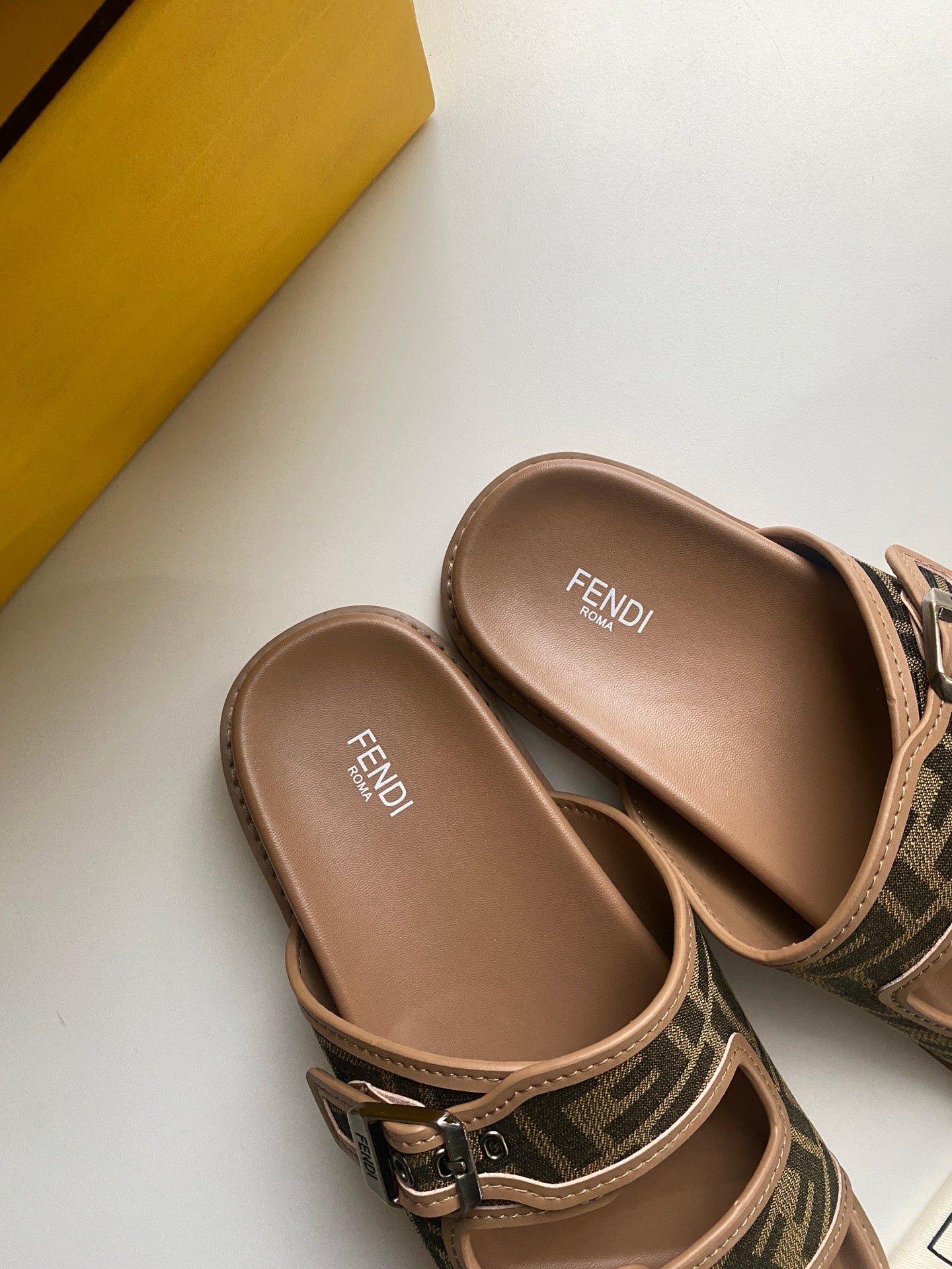 FENDI FEEL FF SANDAL