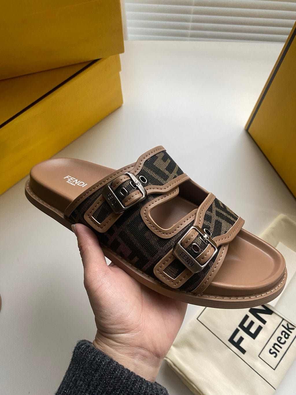 FENDI FEEL FF SANDAL