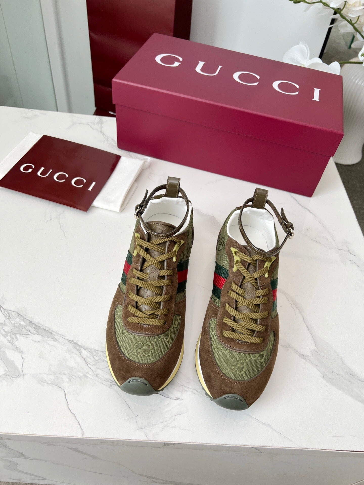 GUCCI RE-MOTION